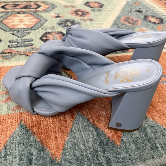 Sam & Libby Shoes - Chunky heel sandal, slip on•Light blue color•POP• size 9, NWT🫶🏻